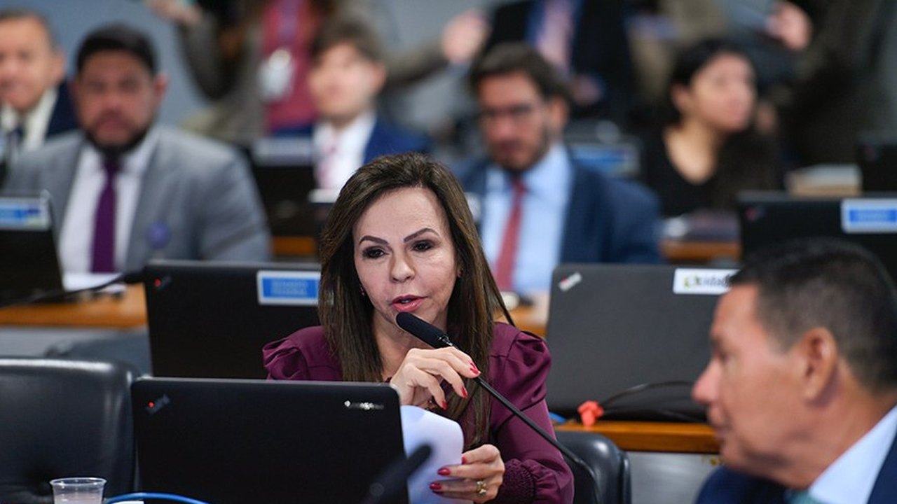 CCJ aprova acessibilidade para pessoas com deficiência auditiva em concursos