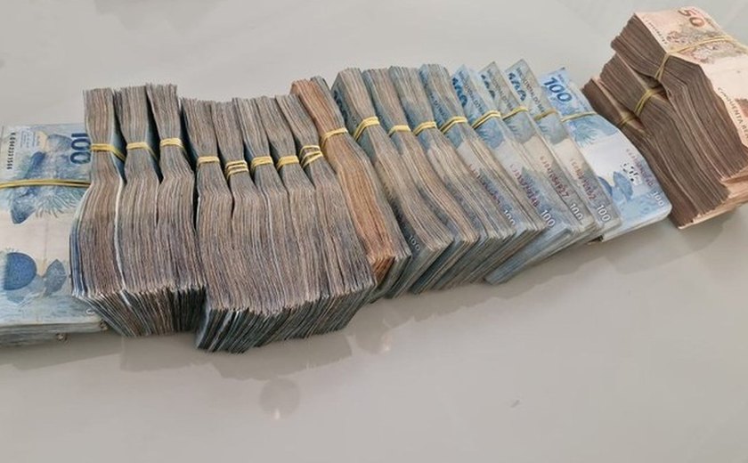 Operação combate organização criminosa de contrabando de cigarros e apreende R$250 mil