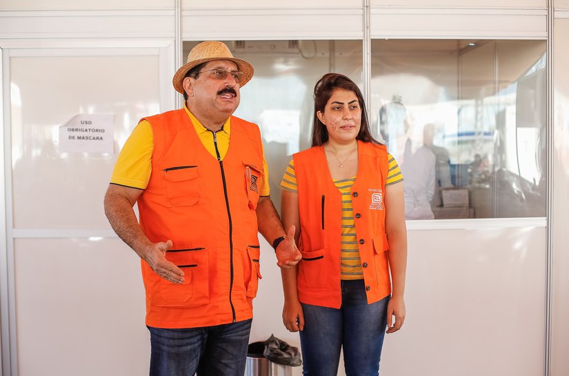 Secretária Gabriela Gonçalves e prefeito de Rio Largo anunciam vacinação de adolescentes acima de 14 anos