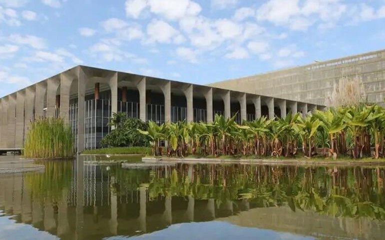 Futuro do Irã deve ser decidido pelos próprios iranianos, afirma governo brasileiro