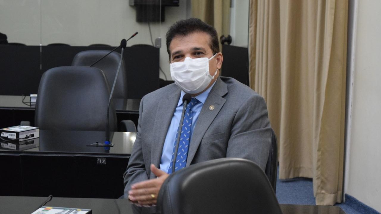 Ricardo Nezinho solicita reabertura de feiras de animais em Alagoas