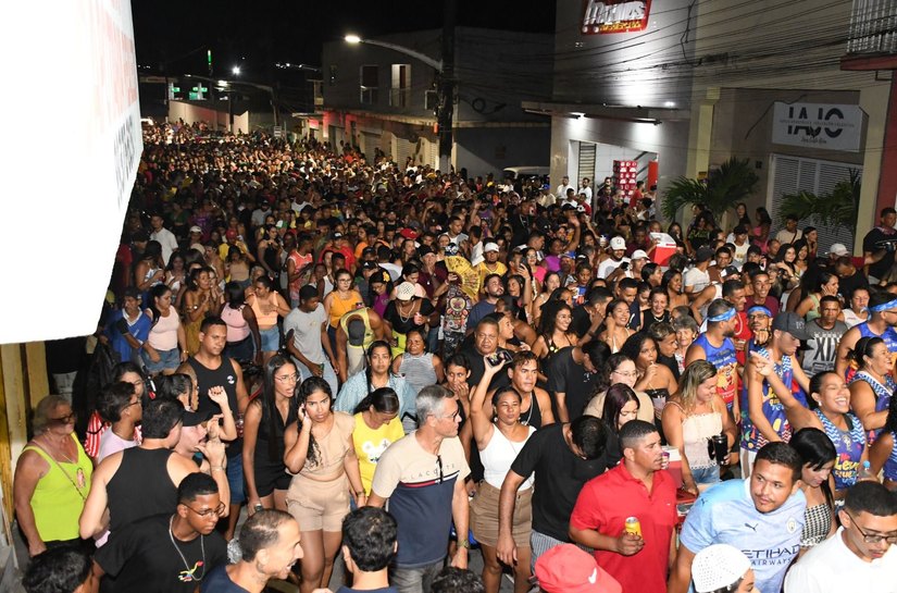 Ressaca de Carnaval reúne multidão e encerra folia com sucesso em São Miguel dos Campos