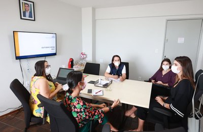Prefeitura discute programação para a campanha Outubro Rosa 2021