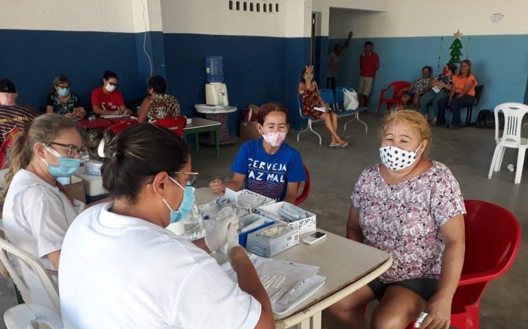 Moradores do Medeiros Neto recebem ação do Novembro Cidadão