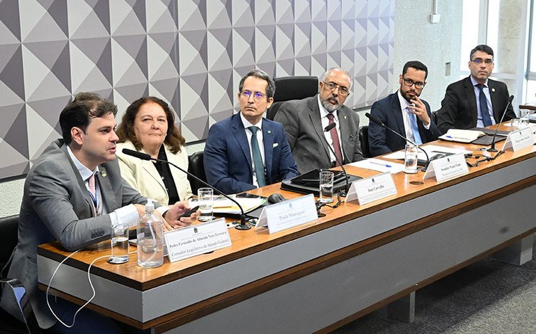 Estatuto do Trabalho: debatedores apontam impactos da IA