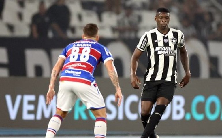 Botafogo vence o Fortaleza e retoma a liderança do Brasileirão