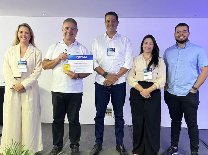 George Clemente recebe Prêmio Prefeito Inovador em evento nacional de Cidades Inteligentes