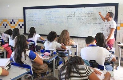 Estado convoca aprovados no concurso da Educação para entrega de documentos e exames