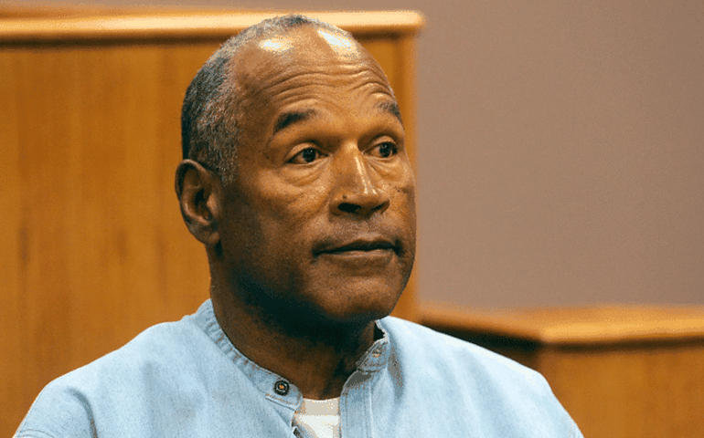 Com morte de O.J. Simpson, novos donos planejam vender Ford Bronco de 'perseguição policial mais famosa' por R$ 7,7 milhões