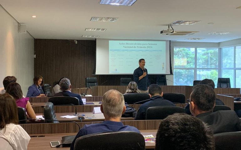 SMTT é destaque em encontro estadual sobre trânsito