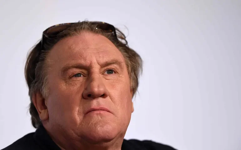 Vítimas expõem violências sexuais de Gérard Depardieu em entrevista