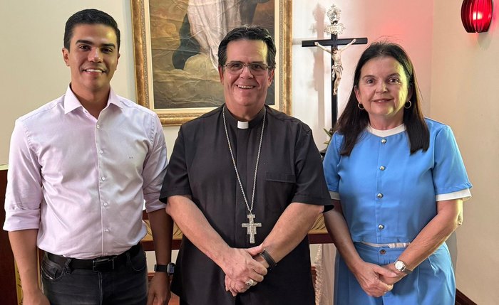 Deputada Fátima Canuto articula entrega da Cabeça de Bagre, de Pilar, ao Papa