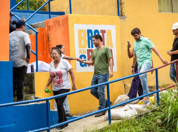 Vice-prefeito e titular da Seminfra vistoria obra de contenção e melhorias na Grota do Aterro