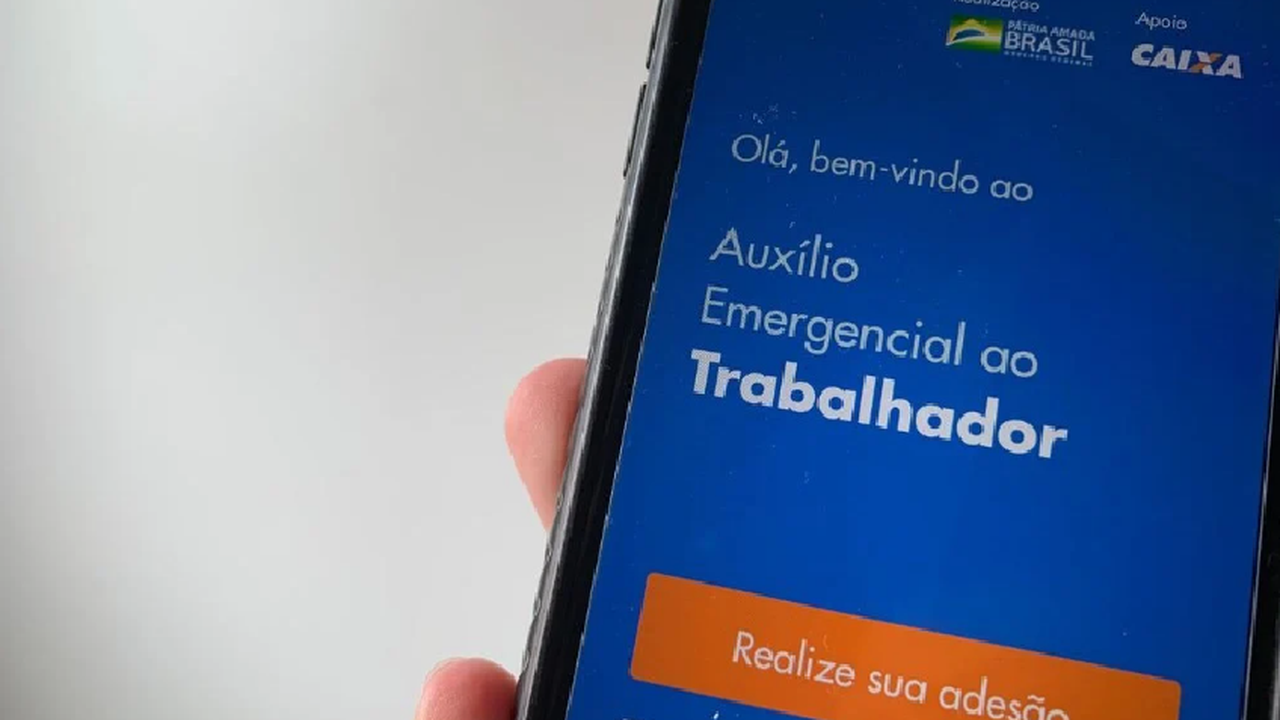 Cerca de 11 milhões de brasileiros aguardam para receber o auxílio emergencial