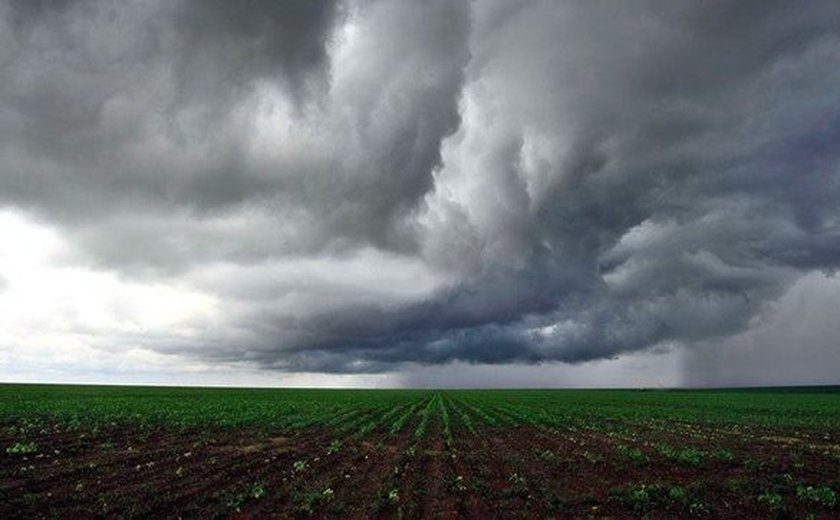 Previsão de muitas nuvens e chuvas em Alagoas até sexta-feira