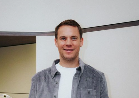 Neuer amplia contrato com o Bayern e mira final da Liga dos Campeões de 2025 em Munique