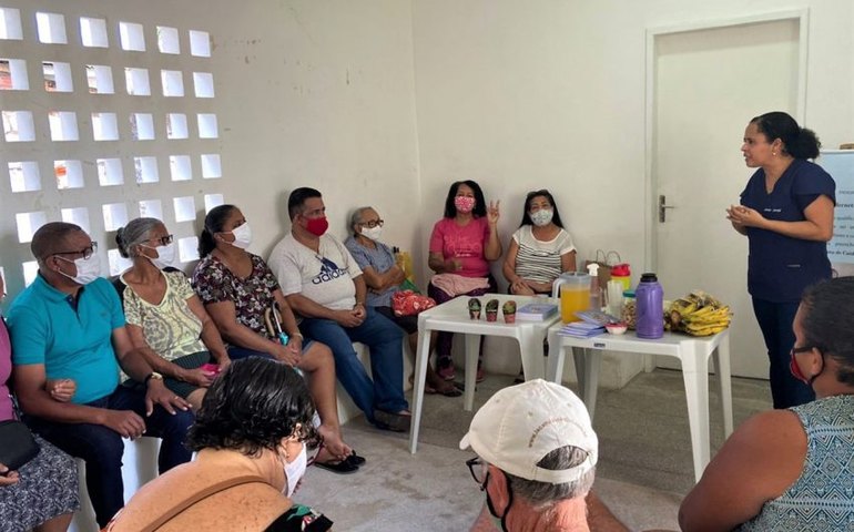USF Pimentel Amorim promove encontro sobre a Caderneta de Saúde da Pessoa Idosa