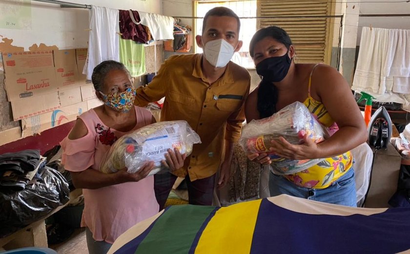 Lavadeiras recebem doações da Campanha Vacina Solidária