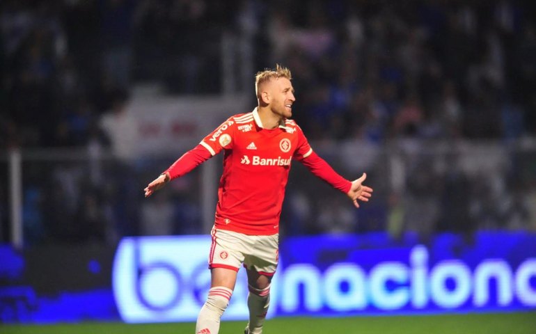 Pedro Henrique marca no último lance e Internacional vence o Avaí na Ressacada