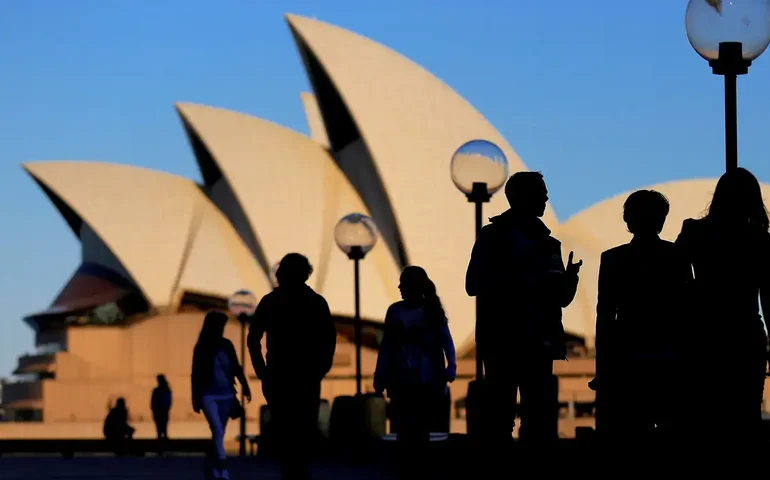 Governo da Austrália é pressionado a revelar nome de político envolvido em escândalo de espionagem