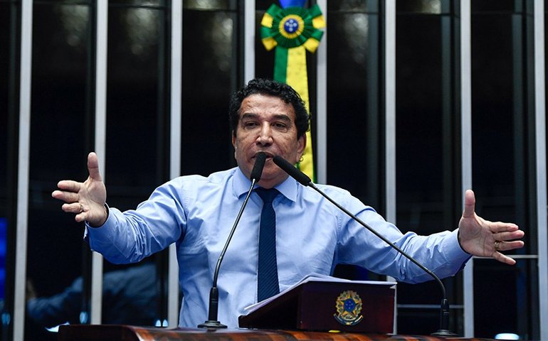 Magno Malta critica ativismo judicial