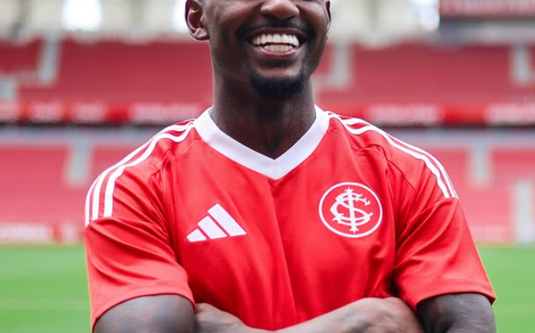 Internacional anuncia a contratação do lateral-esquerdo Ramón até o fim de 2027