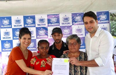 Em parceria com a Seagri, Prefeitura de Santana do Mundaú entrega kits de irrigação à comunidades quilombolas