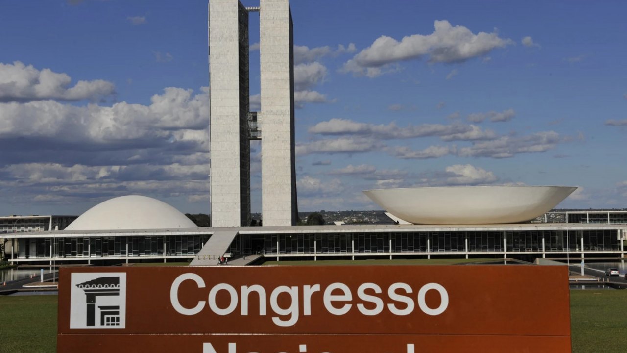 Congresso estica folga do carnaval até março