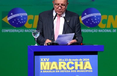 Leitura da Carta da XXV Marcha da CNM encerra evento com conquistas estruturais para os Municípios