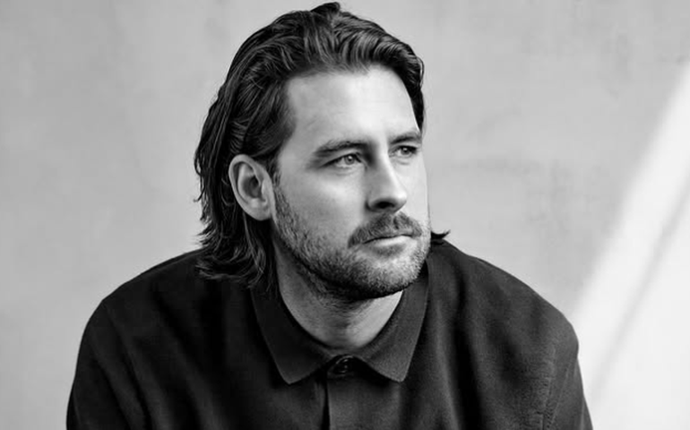 Morre Peter Watkins, cineasta que rompeu barreiras entre documentário e ficção