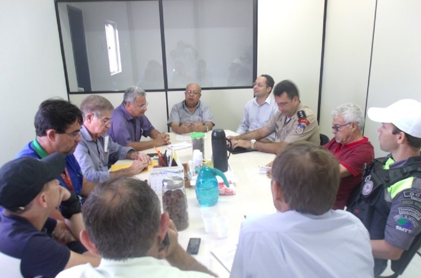 Semtabes participa de reunião com a Comissão do Centro