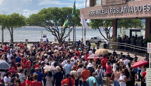 Com paralisação, professores da rede estadual promovem vigília em frente à Assembleia Legislativa de Sergipe