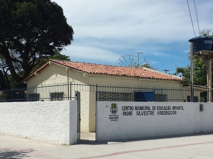 CMEI Padre Vredegoor passa a funcionar em novo endereço