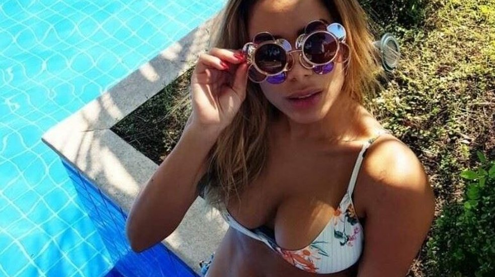 Aniversário de Anitta revela mansão avaliada em R$ 10 milhões