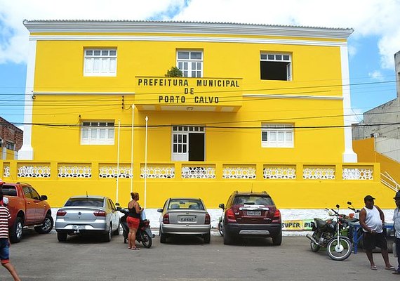 MP recomenda rescisão de contrato entre município e advogados privados