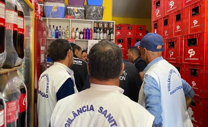 Fiscalização é uma ação conjunta da Visa, Procon Maceió e Semsc Fiscalização é uma ação conjunta da Visa, Procon Maceió e Semsc