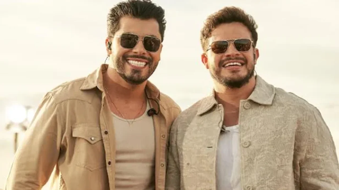 Murilo Huff e Matheus Fernandes apostam no romantismo de “Só Com Ela”