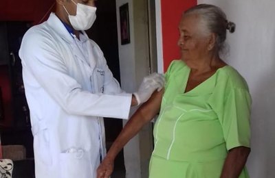 Saúde de Olho D'Água Grande supera meta da primeira fase de  vacinação contra gripe