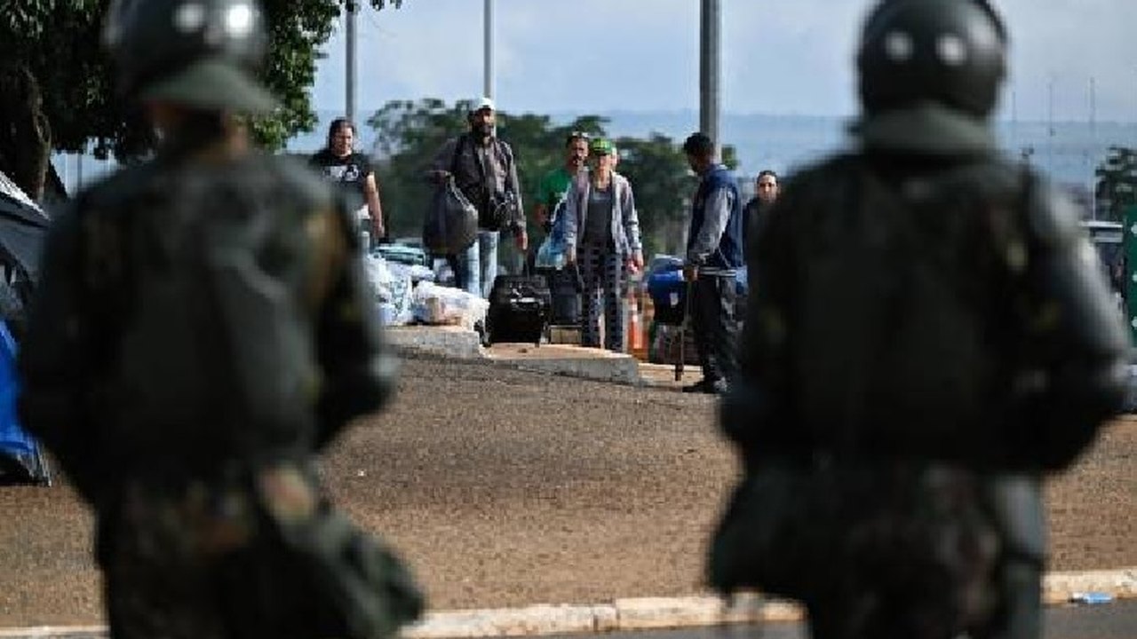 Exército conclui primeiro inquérito e indicia coronel por ofensas a generais