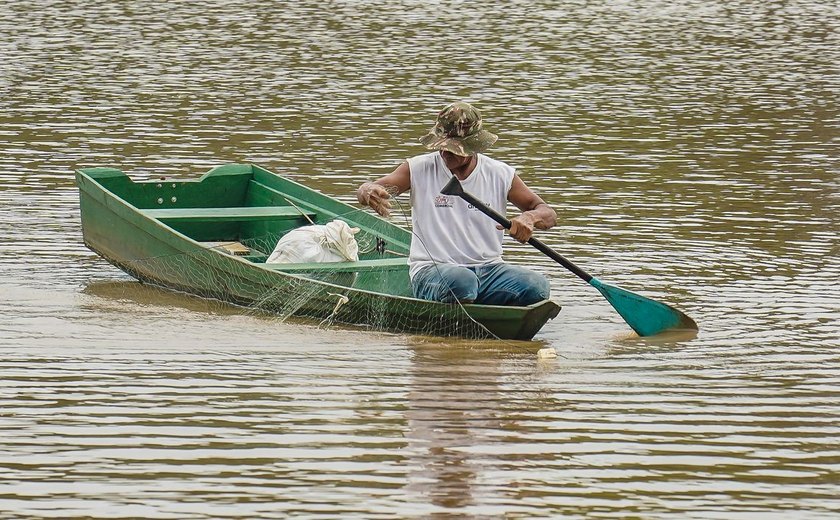 Pescadores atingidos por seca na região Norte terão auxílio do governo