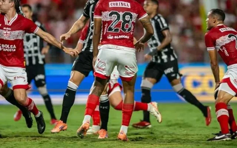 CRB domina Figueirense, carimba vaga na 5ª fase e fatura R$ 2 milhões
