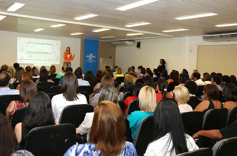 Reunião marca encerramento do projeto Serviços Educacionais em Maceió