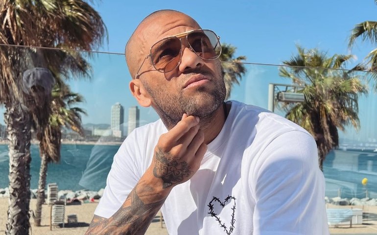 Acusação comemora sentença e defesa de Daniel Alves promete recorrer da condenação