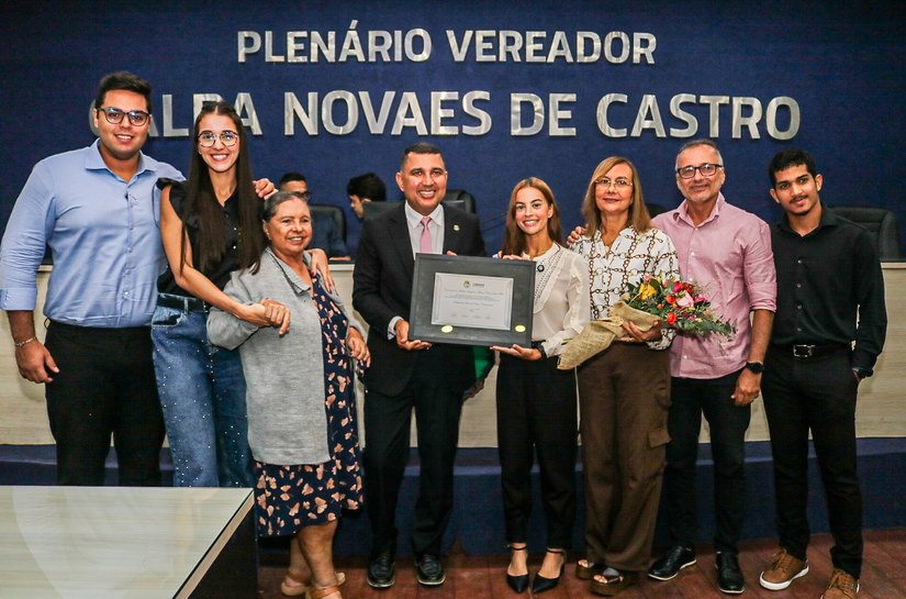 Câmara homenageia corredora que criou perfil “Eu vou é correndo” para incentivar atividade