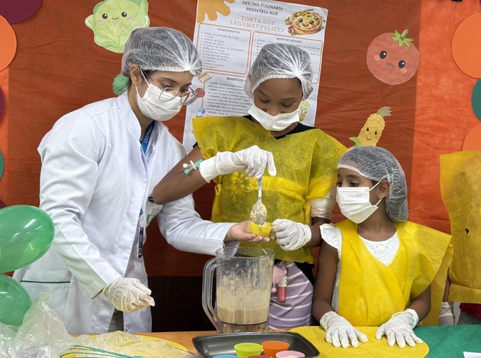 Oficina de culinária incentiva alimentação saudável na Pediatria do HGE