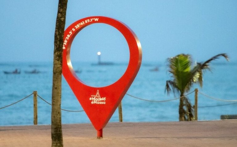 Maceió ganha cenários de Instagram com decoração especial promovida pela Prefeitura