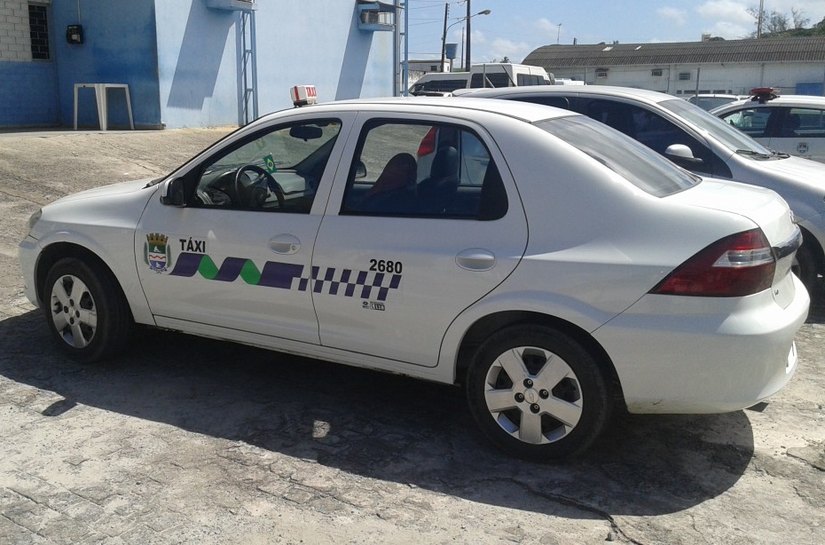 Lei municipal nº 6.585 regulamenta transferência de permissão de táxi