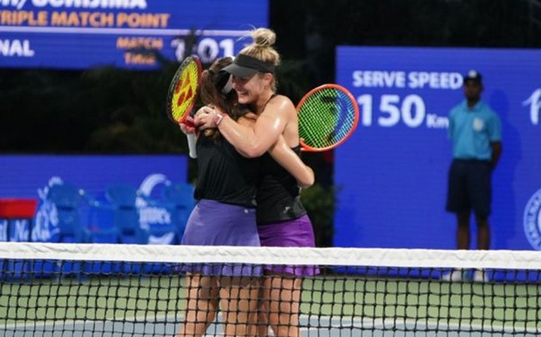 Luisa Stefani e Ingrid Martins arrasam rivais e vão à final do WTA de Montevidéu