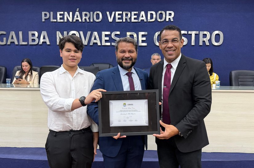 Câmara homenageia diretor-presidente da Ilumina pelos serviços prestados em Maceió