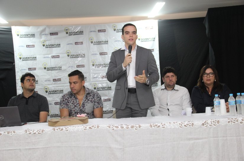 Arapiraca: concluintes do curso Juventude Empreendedora são certificados